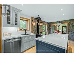 3650 Muskoka Road 117, Lake Of Bays, ON P0B1A0 Photo 14
