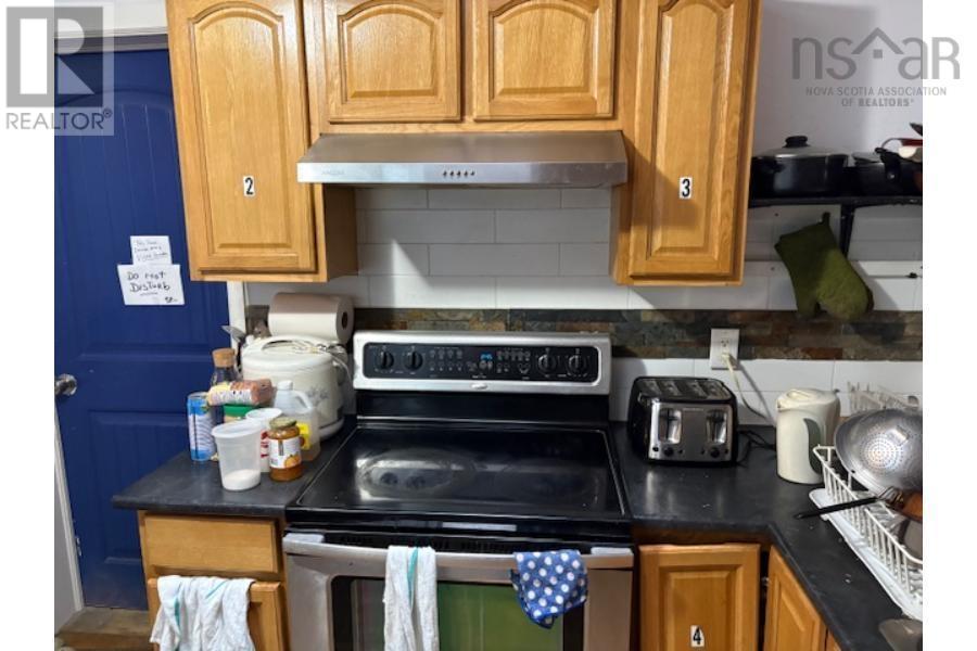 Property 23 of 38 of 6411 6413 6415 Quinpool Road