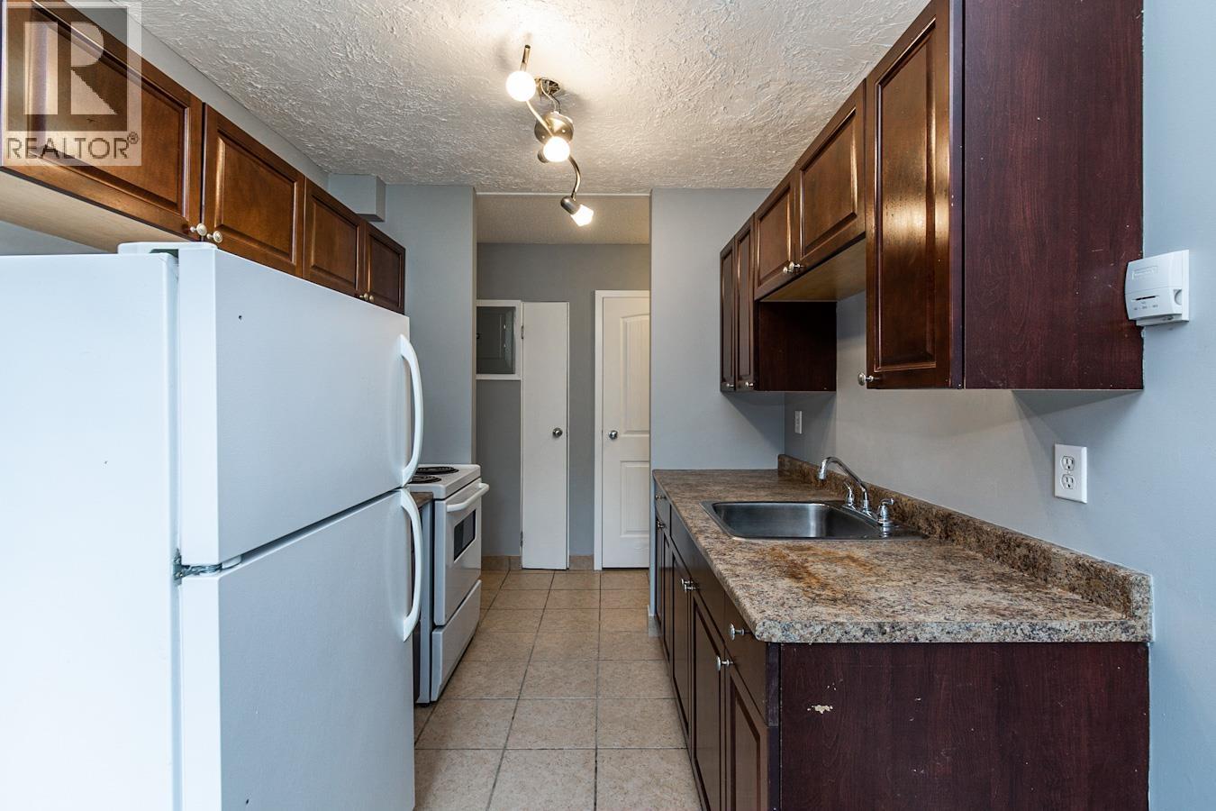 Photo 8 of 12 — 106 1501 QUEENSWAY · Prince George, BC