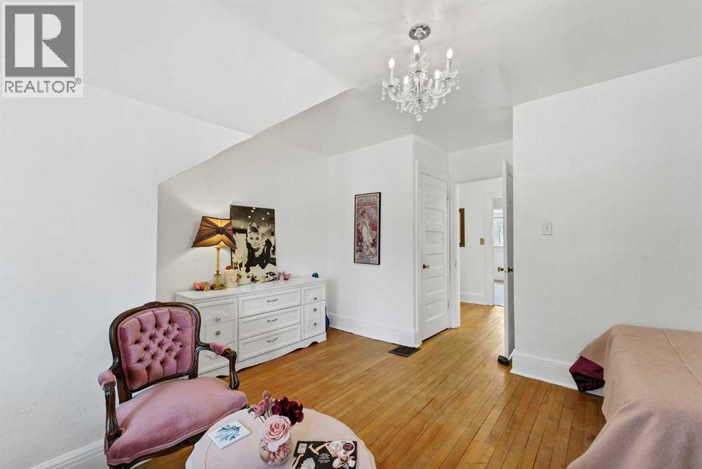 379 5 Street SE - 27