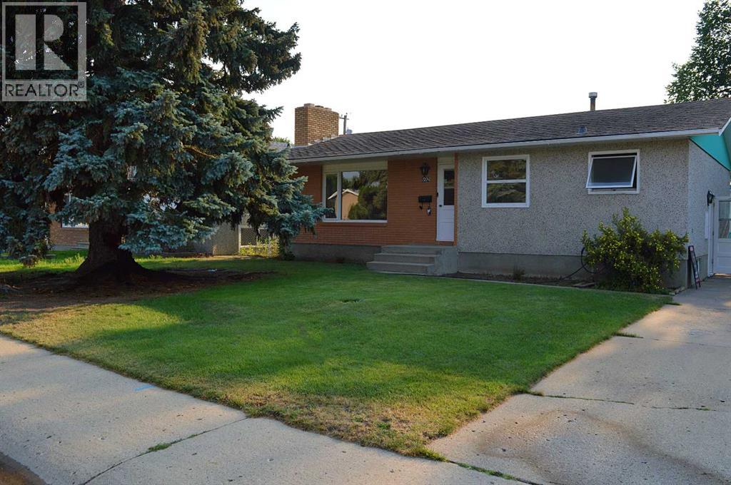 892 Bassett Crescent NW - 1