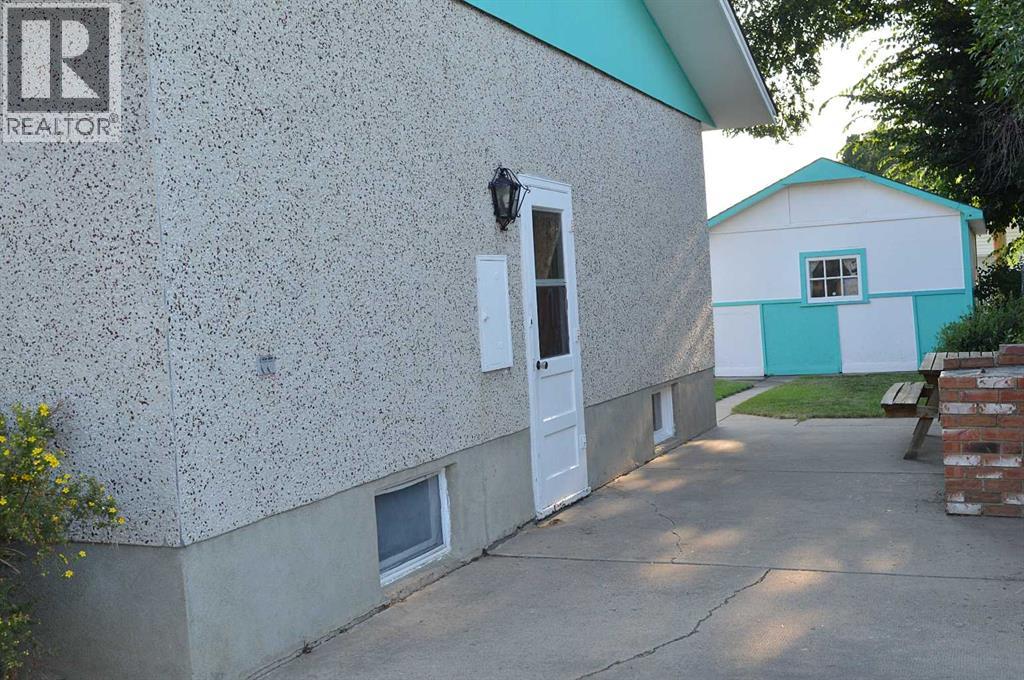 892 Bassett Crescent NW - Image 23