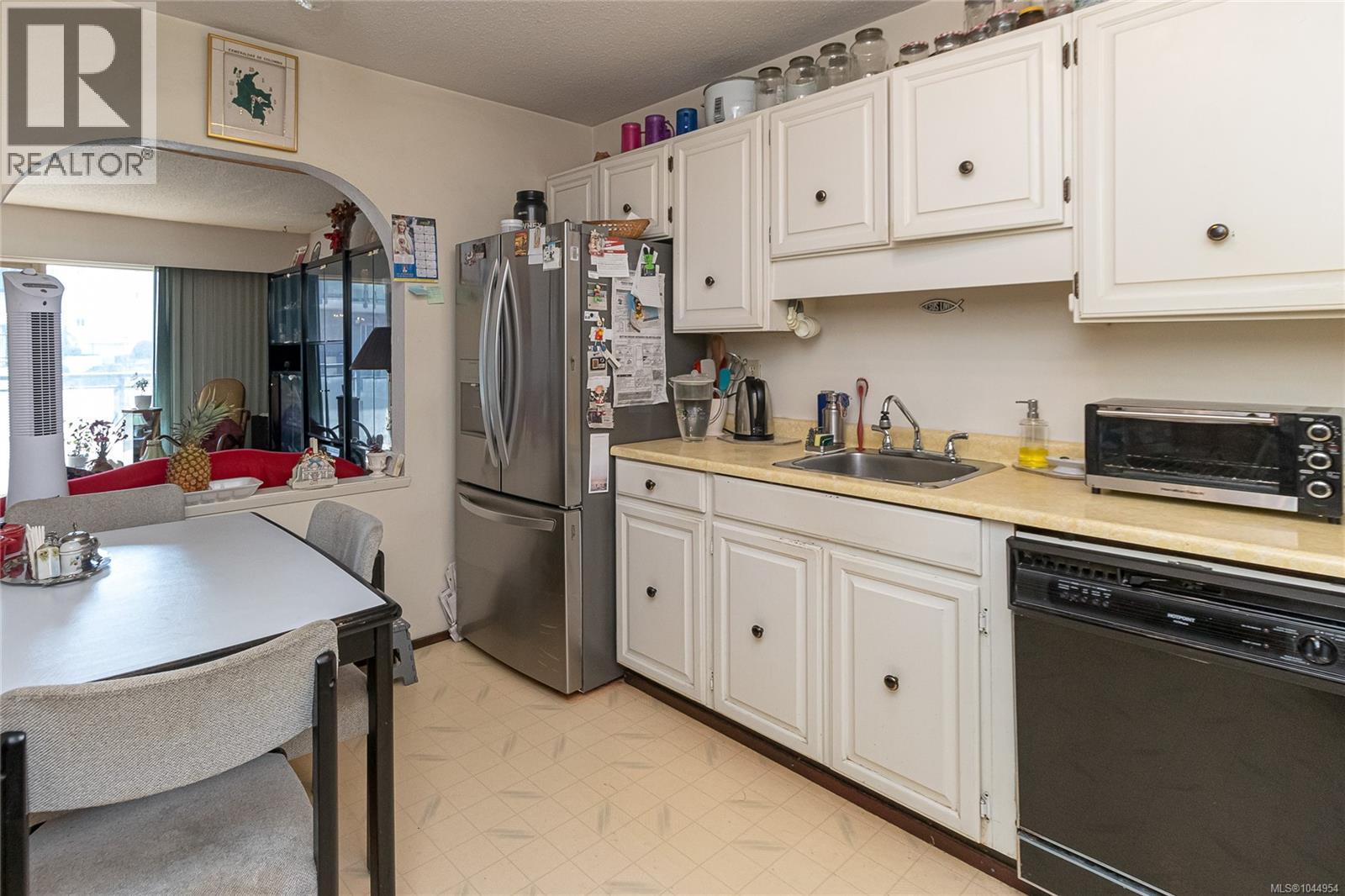 #312 1545 Pandora Ave - Image 11