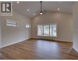 1051 Celia Crescent, Gibsons, BC V0N1V7 Photo 10