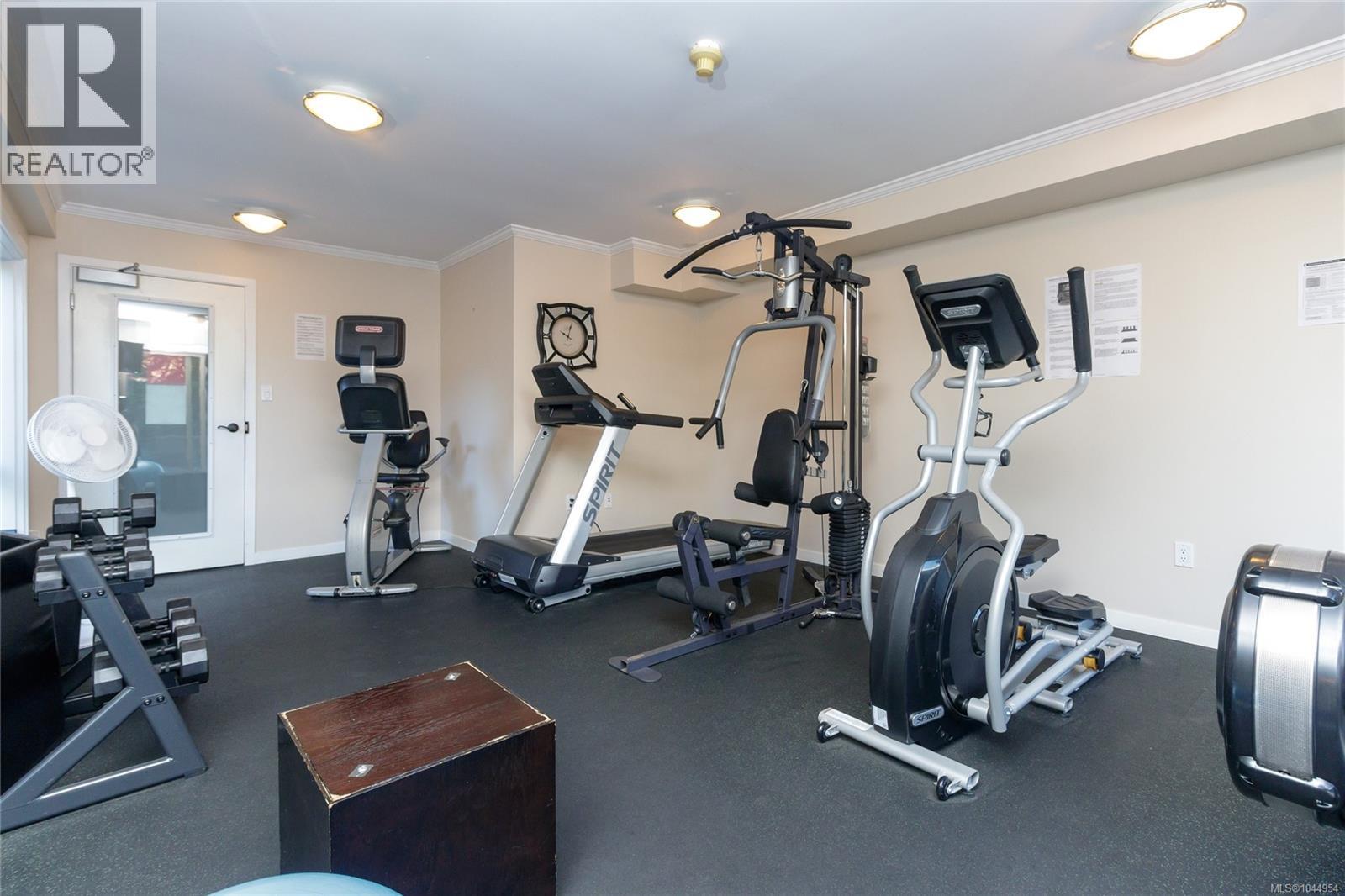 #312 1545 Pandora Ave - 26