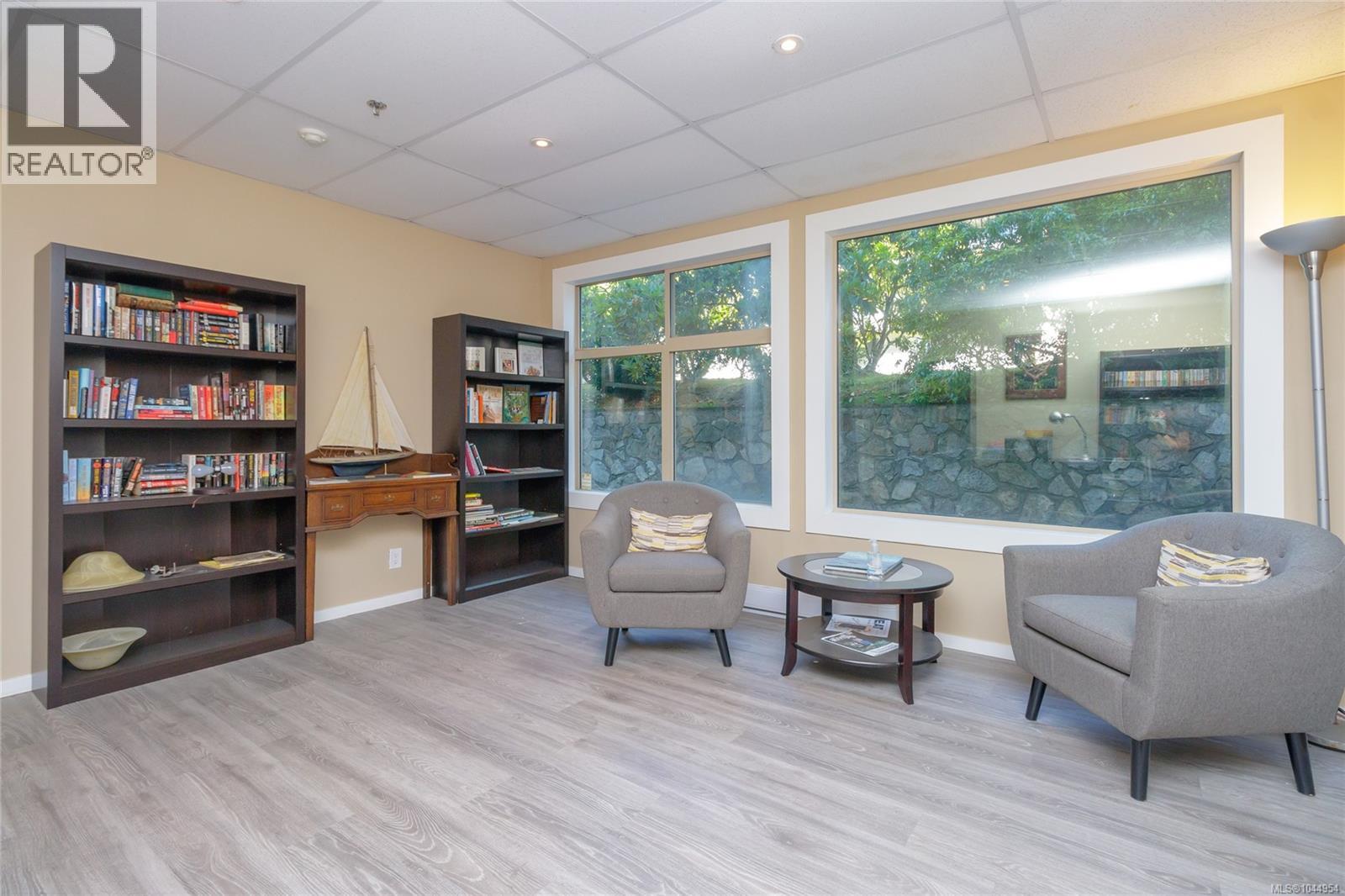 #312 1545 Pandora Ave - 24