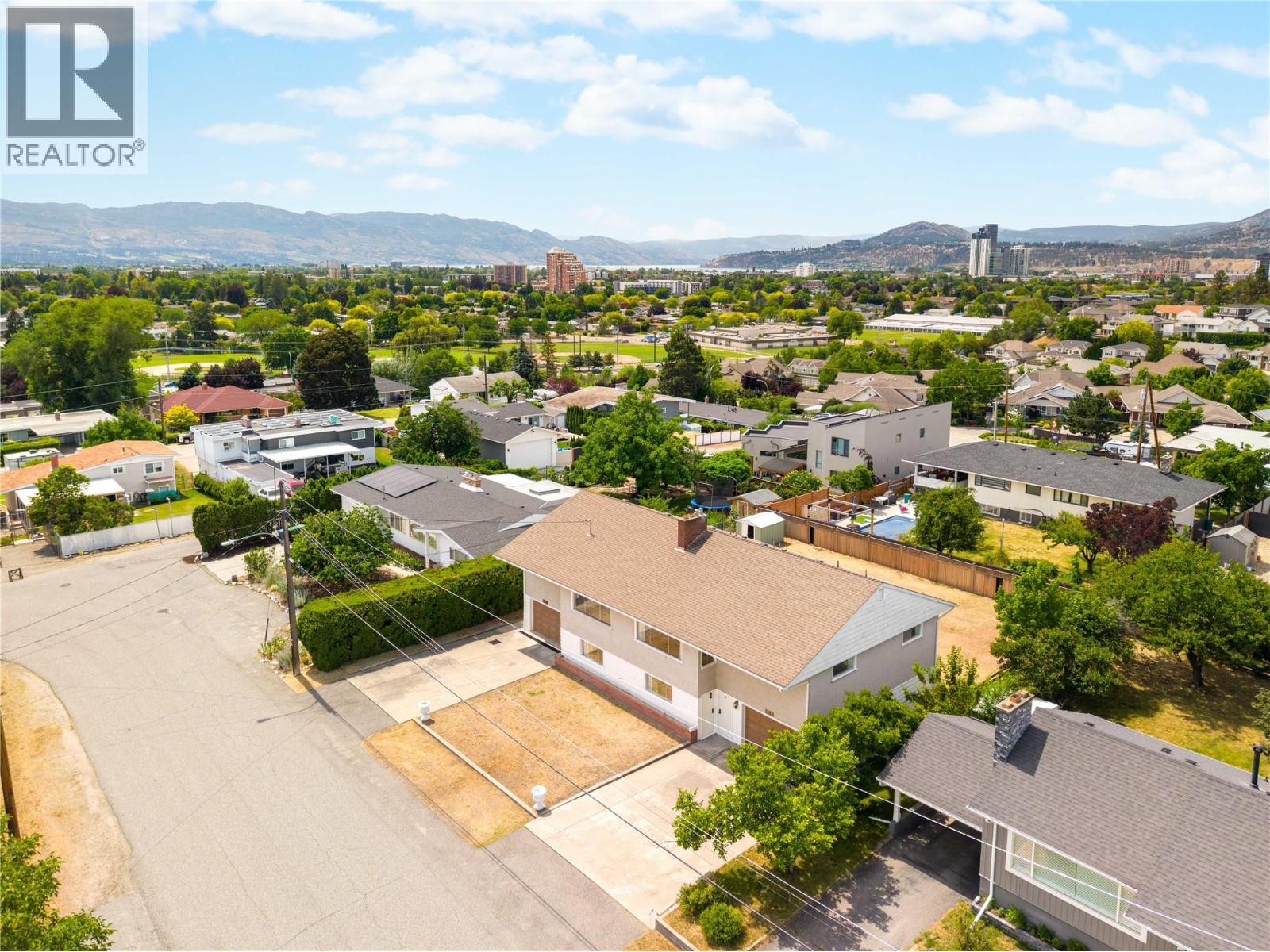 1188&1190 HARTWICK Street - 44