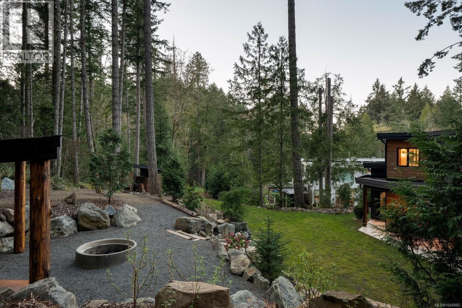 1535 Eagle Way - 35