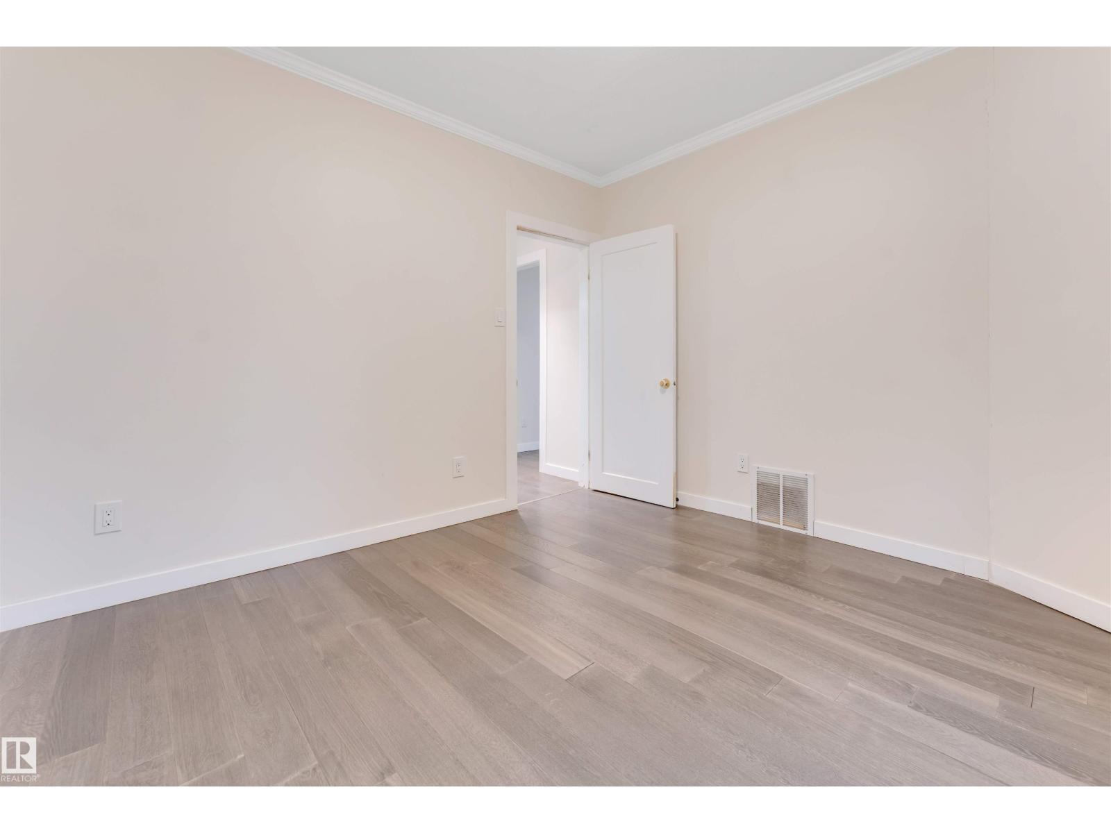 12105 87 ST NW - Image 17