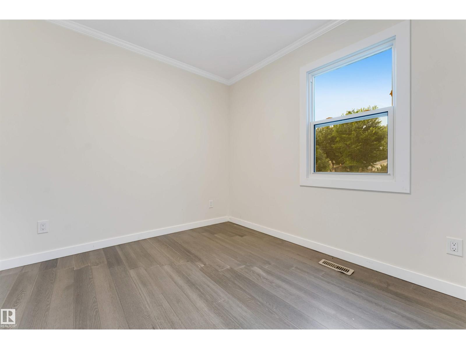 12105 87 ST NW - Image 18