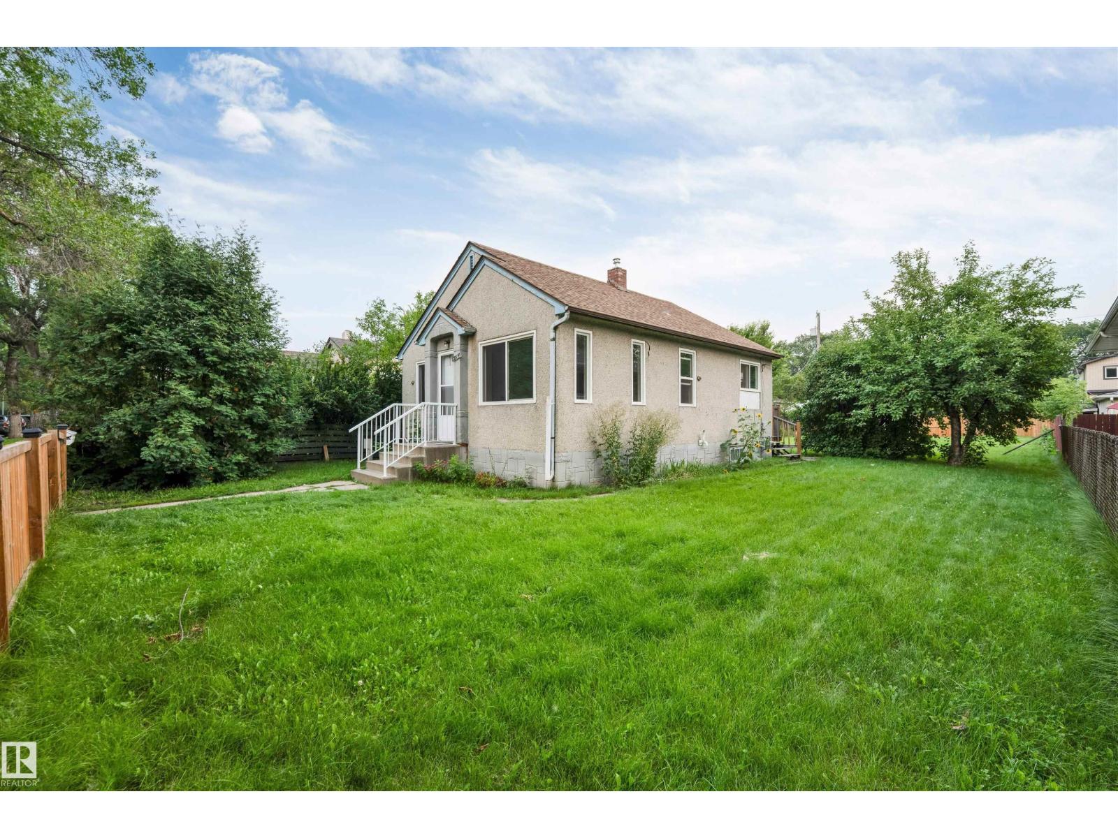 12105 87 ST NW - 4