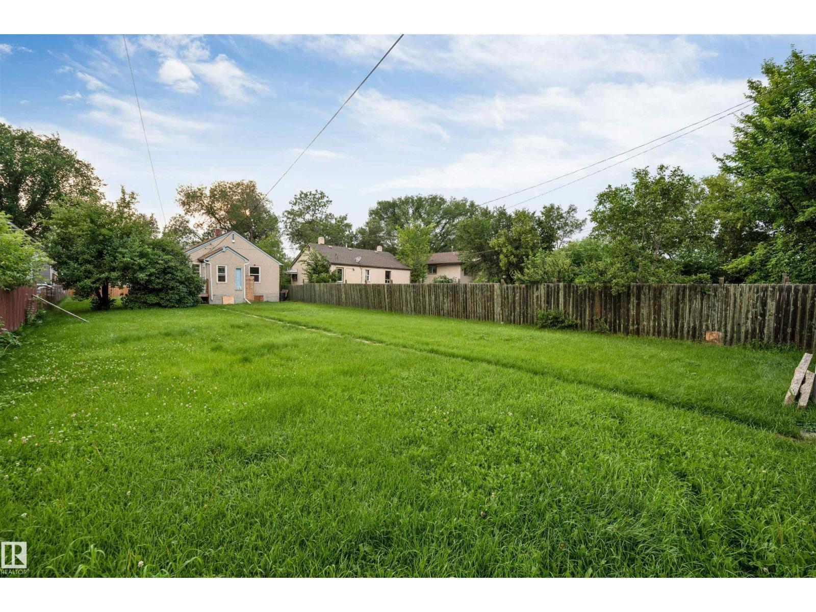 12105 87 ST NW - Image 6