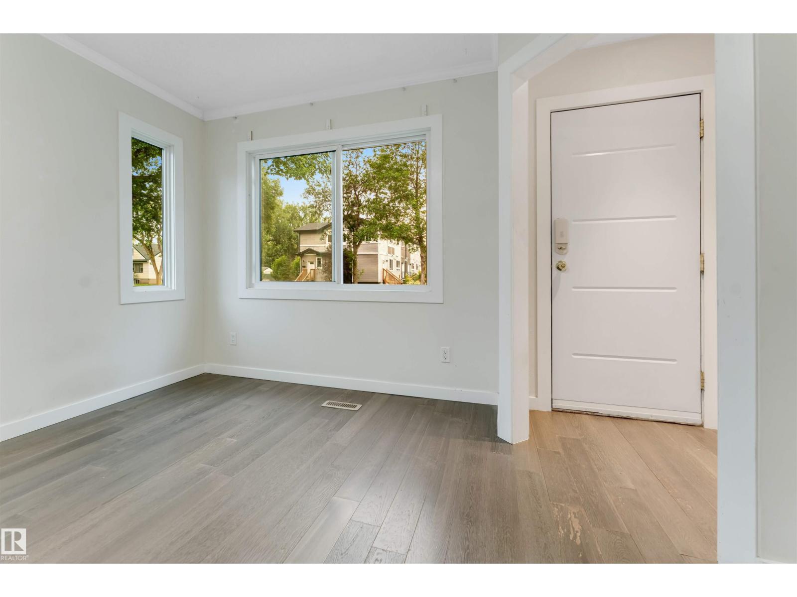 12105 87 ST NW - 8