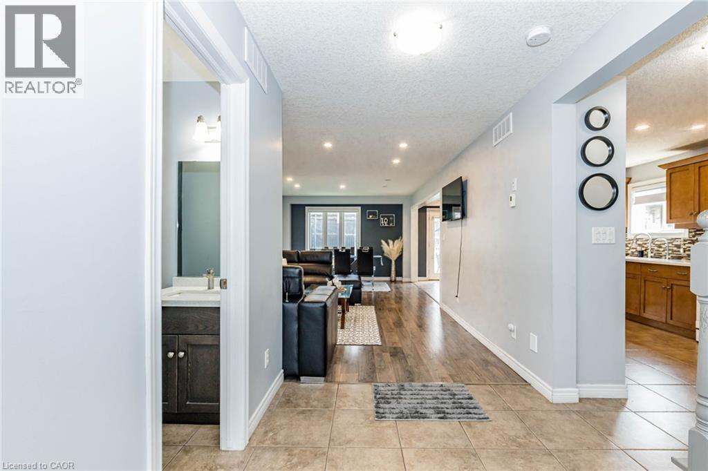 39 WASHBURN Drive - Image 8