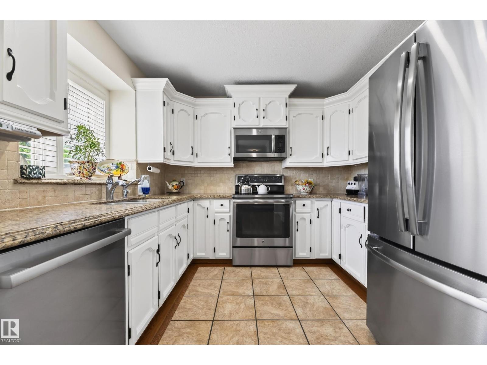 #86 52514 RGE ROAD 223 - 29