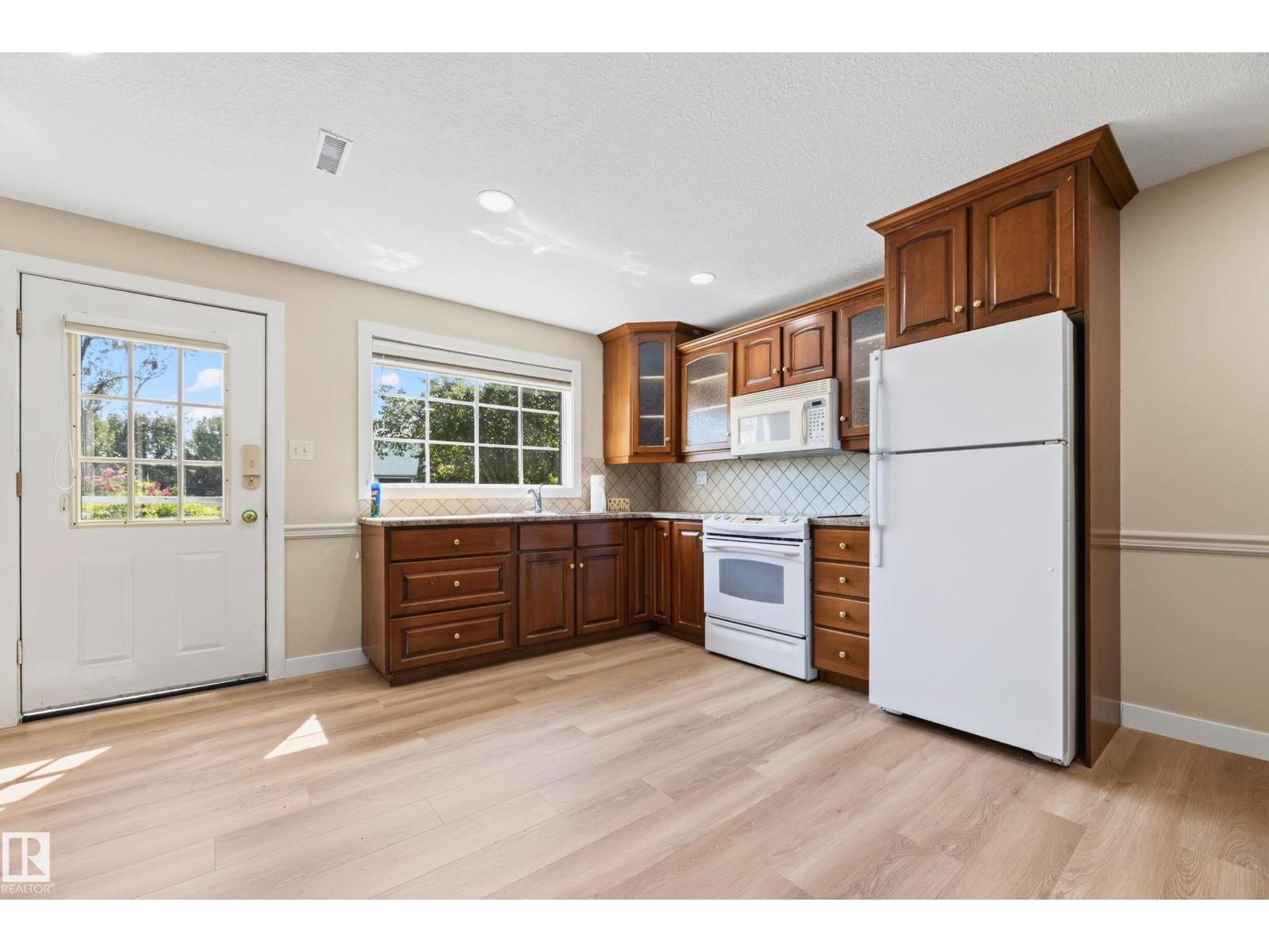 #86 52514 RGE ROAD 223 - 46