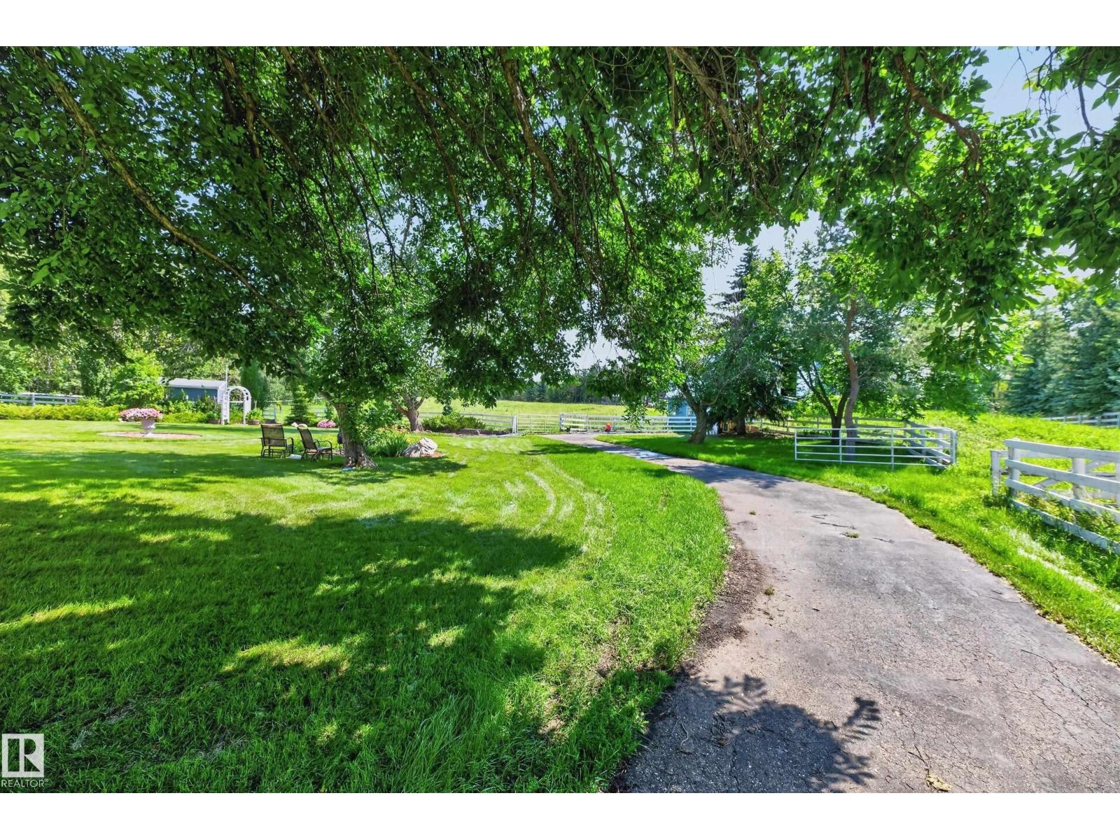 #86 52514 RGE ROAD 223 - 55