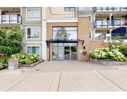 425 13789 107a Avenue, Surrey, BC V3T0B8 Photo 17