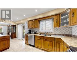 Kitchen - 30 Clubhouse Court, Toronto, ON M3L2K5 Photo 11