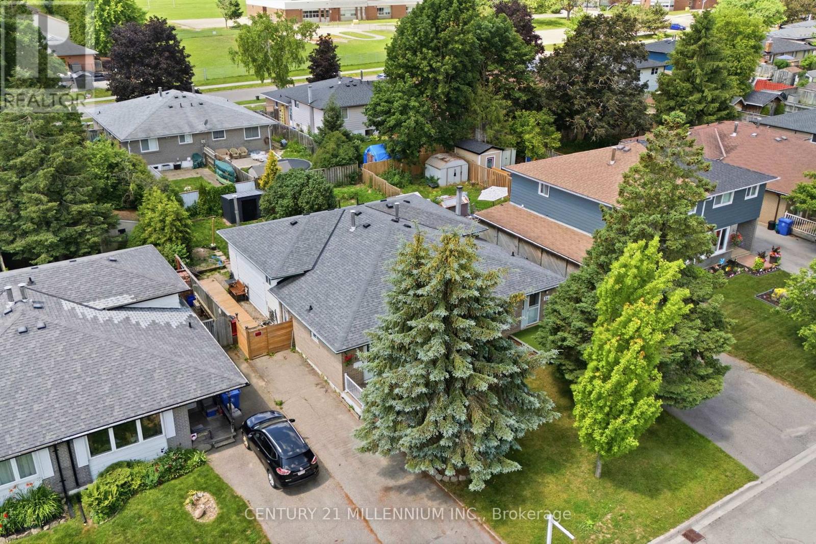 52 CARLTON DRIVE - 27