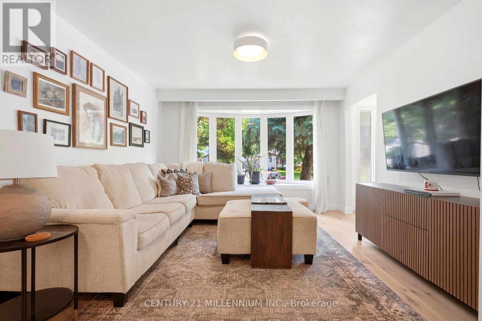 52 CARLTON DRIVE - 4