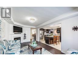Living room - 43 Arkwright Drive, Brampton, ON L7A0V2 Photo 11