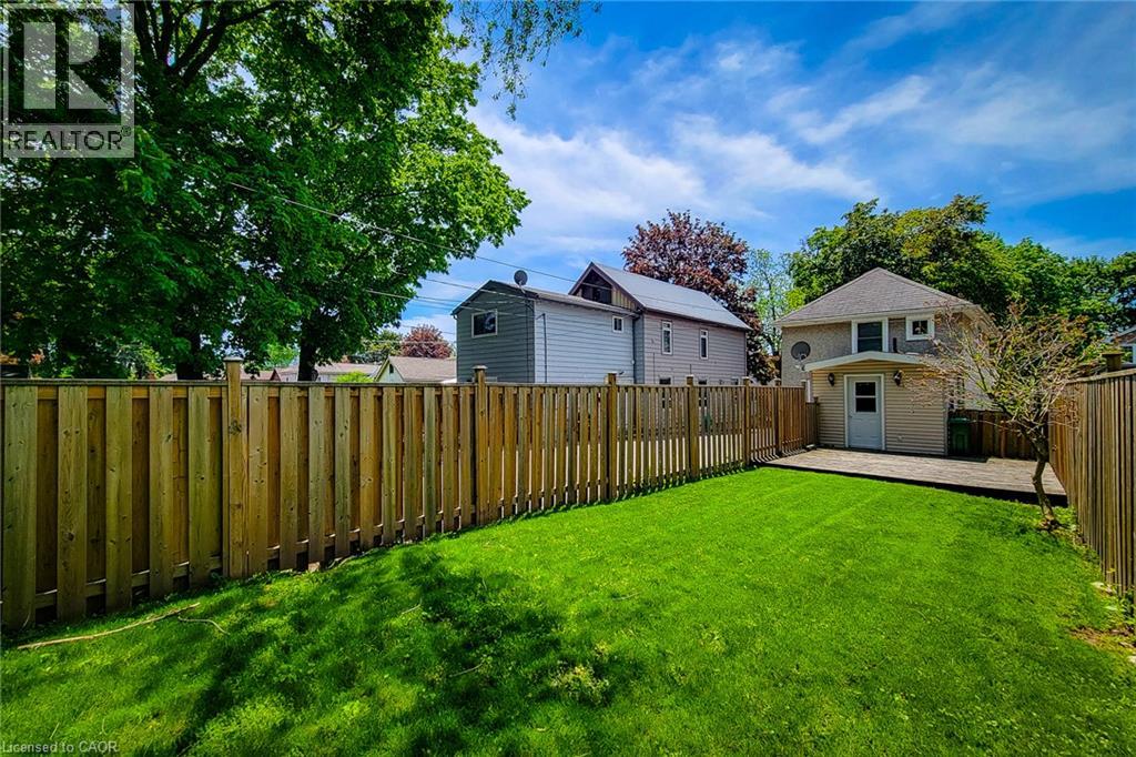 319 KING Street W - 10