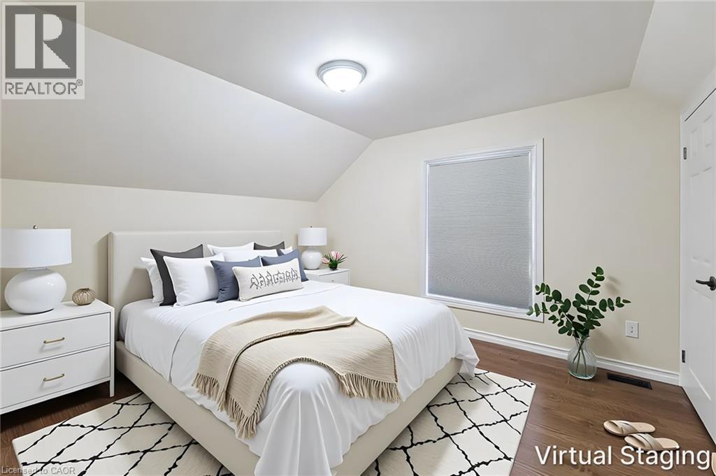 319 KING Street W - 32