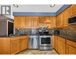 Living room - 1520 Venetian Boulevard Unit# M-306, Point Edward, ON N7T7Z8 Photo 9