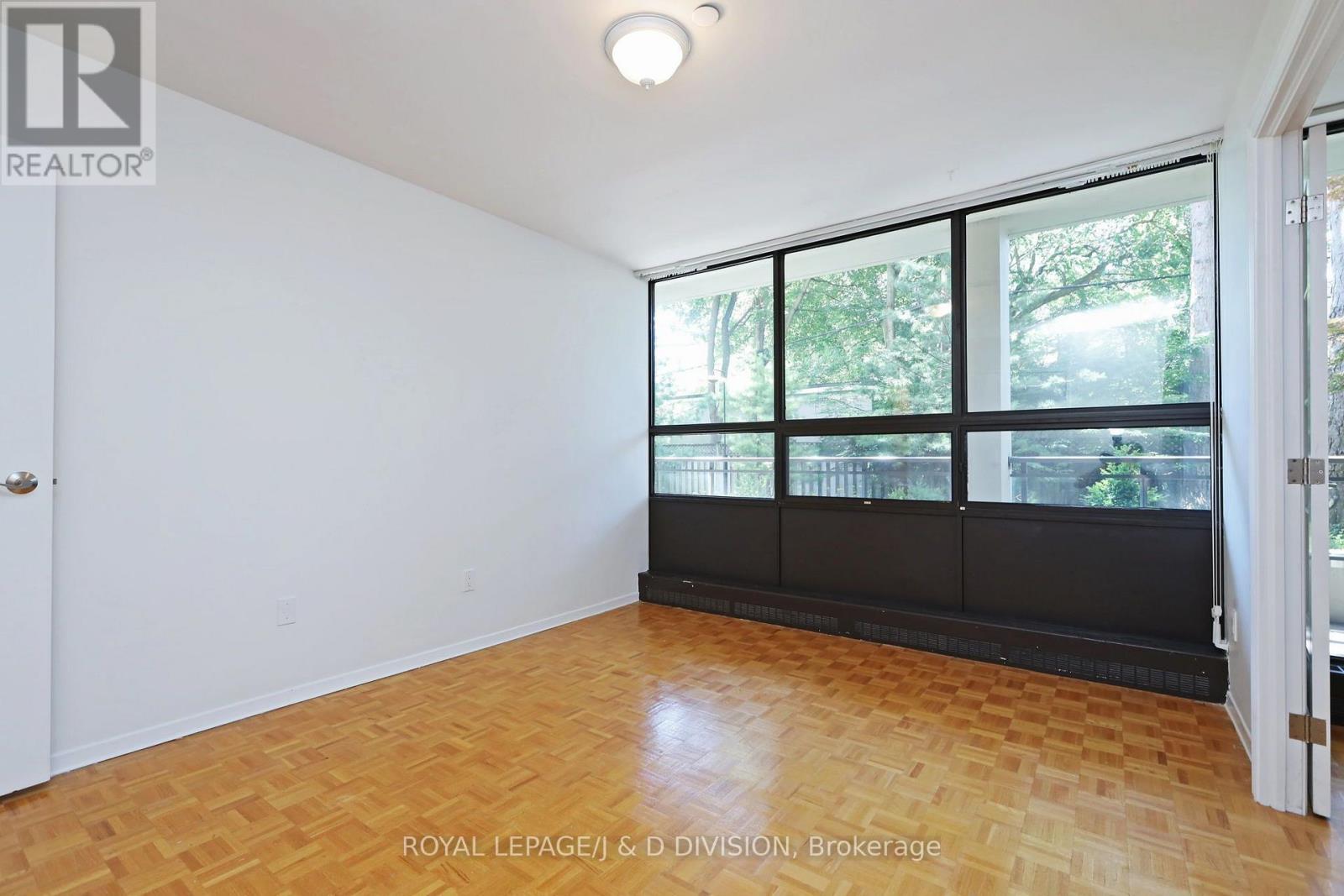 #106 235 ST CLAIR AVENUE W - Image 12
