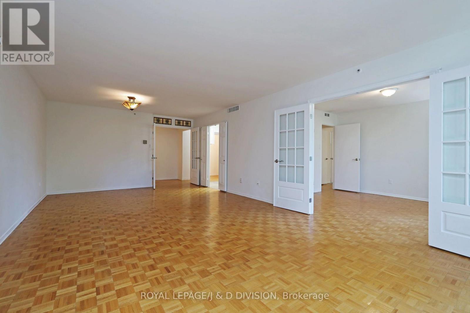 #106 235 ST CLAIR AVENUE W - 7