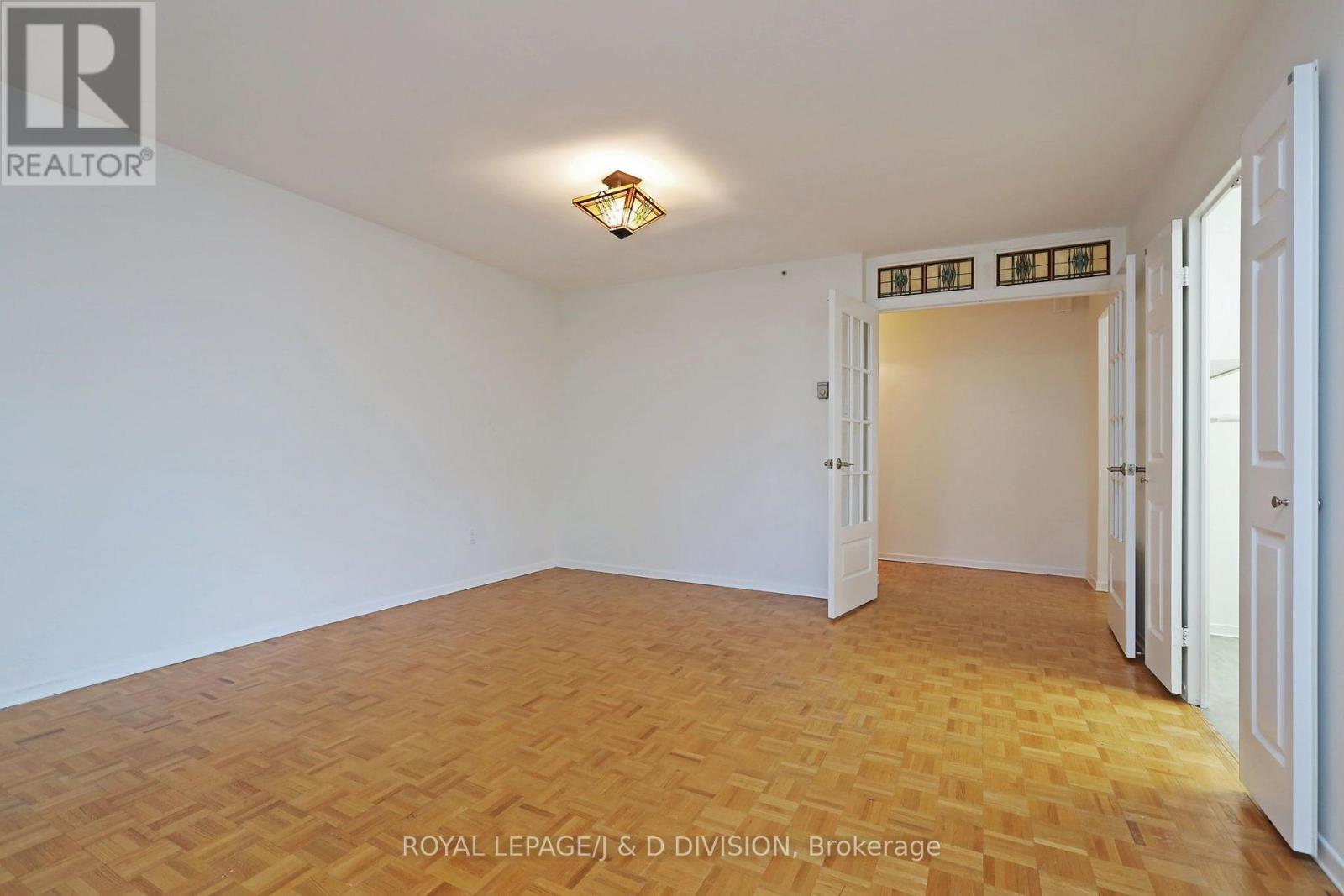 #106 235 ST CLAIR AVENUE W - Image 8