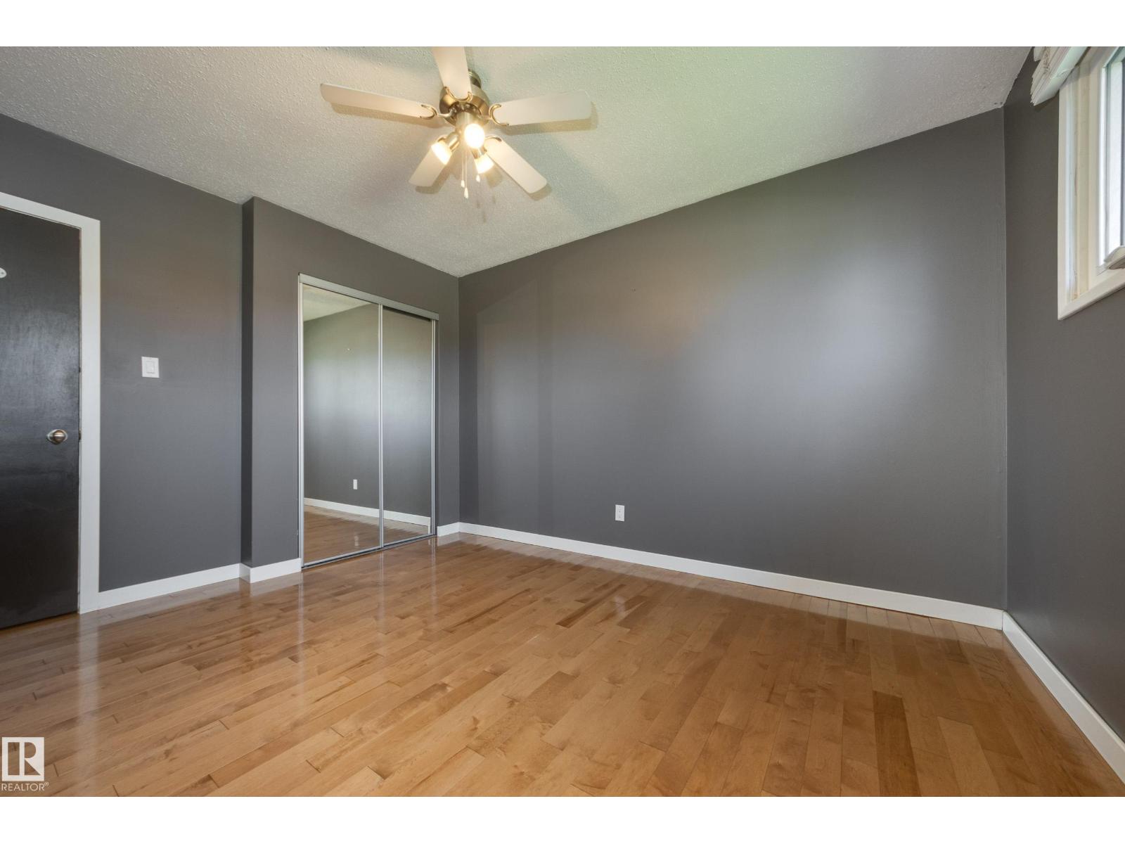 8003 136 AV NW - 15