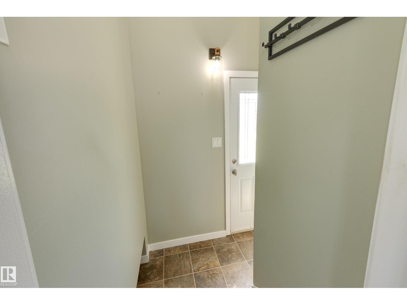 8003 136 AV NW - Image 23