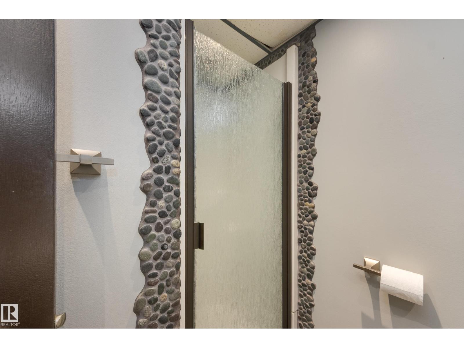 8003 136 AV NW - Image 28