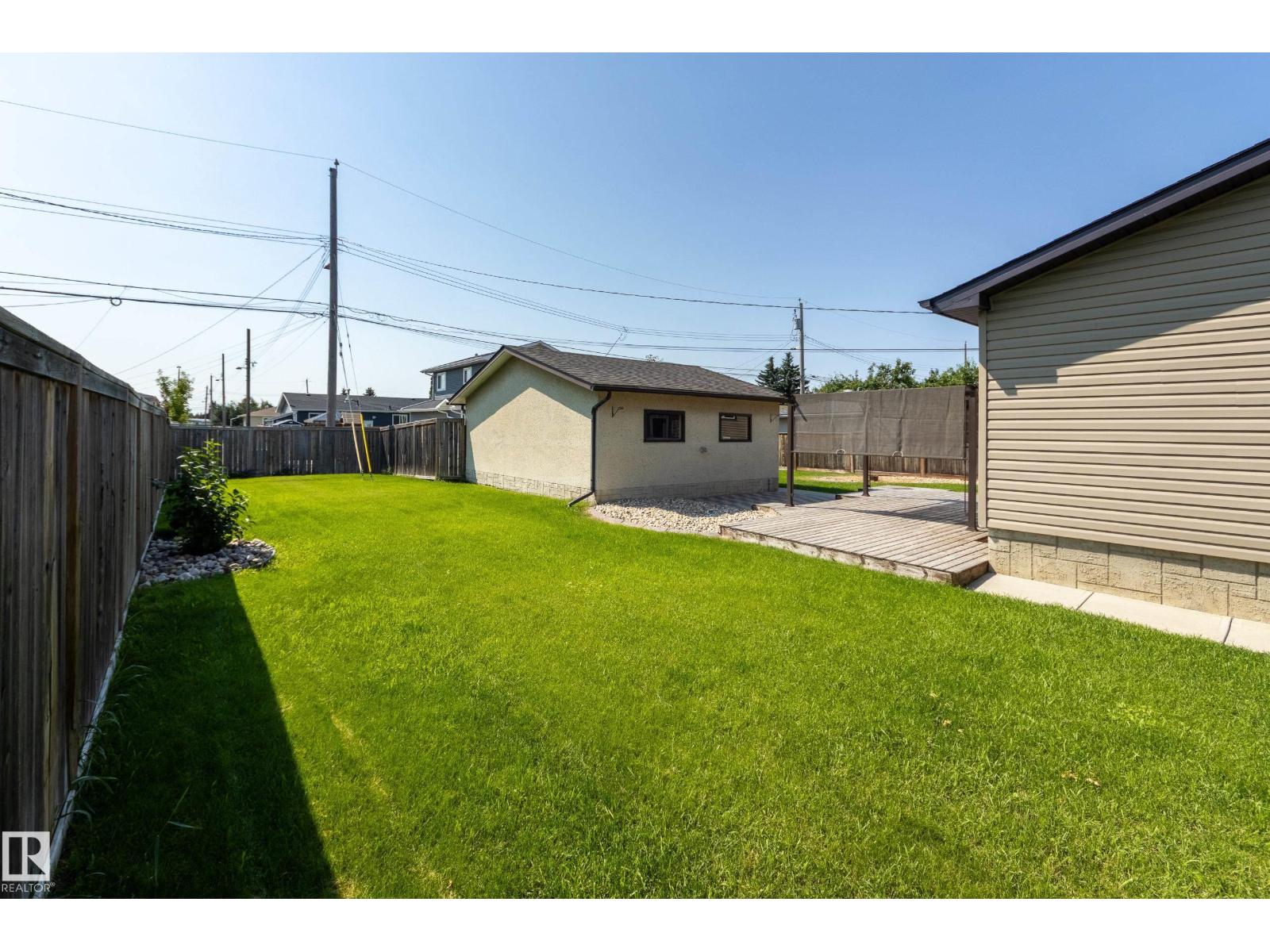 8003 136 AV NW - Image 32