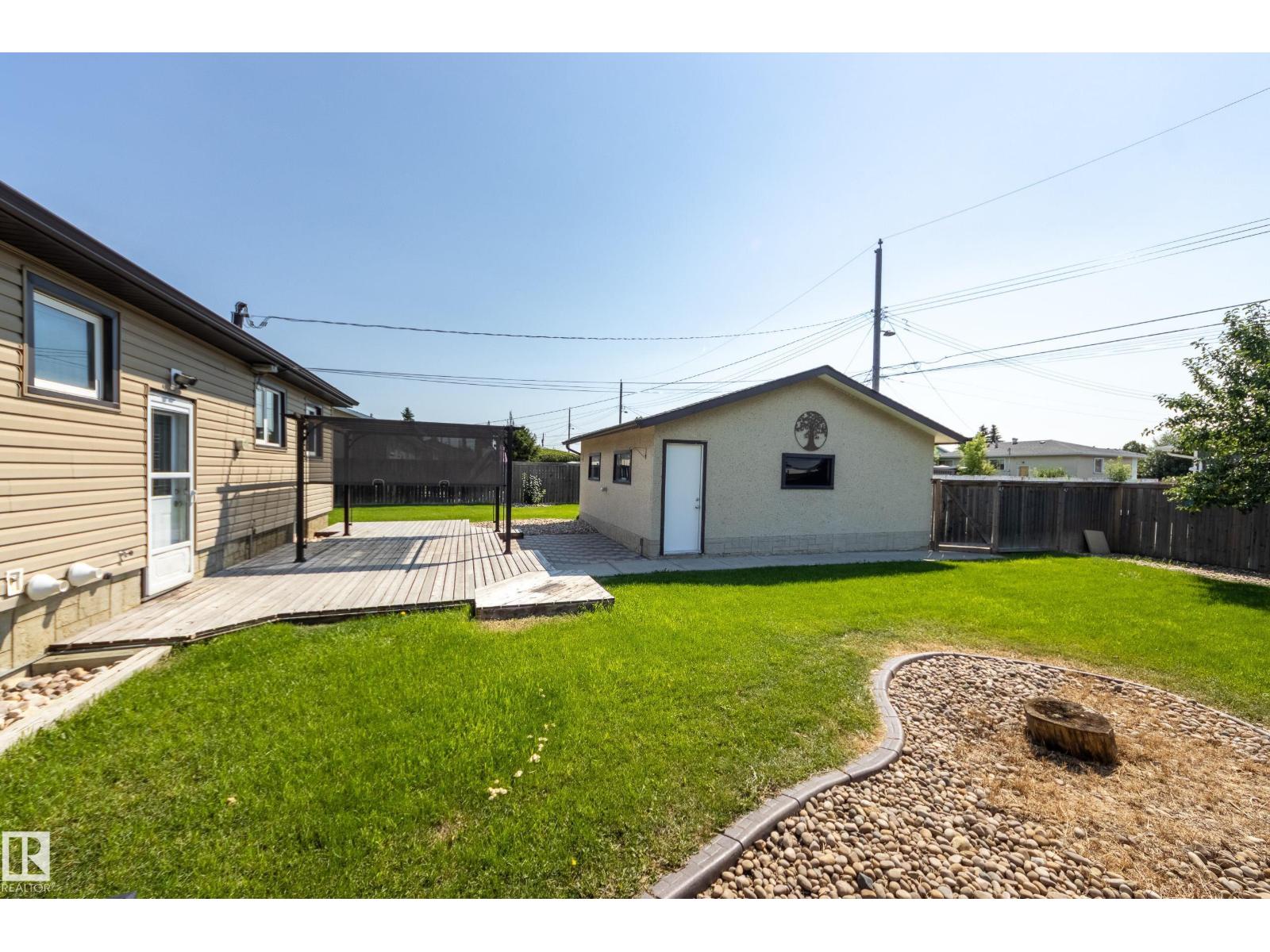 8003 136 AV NW - 36