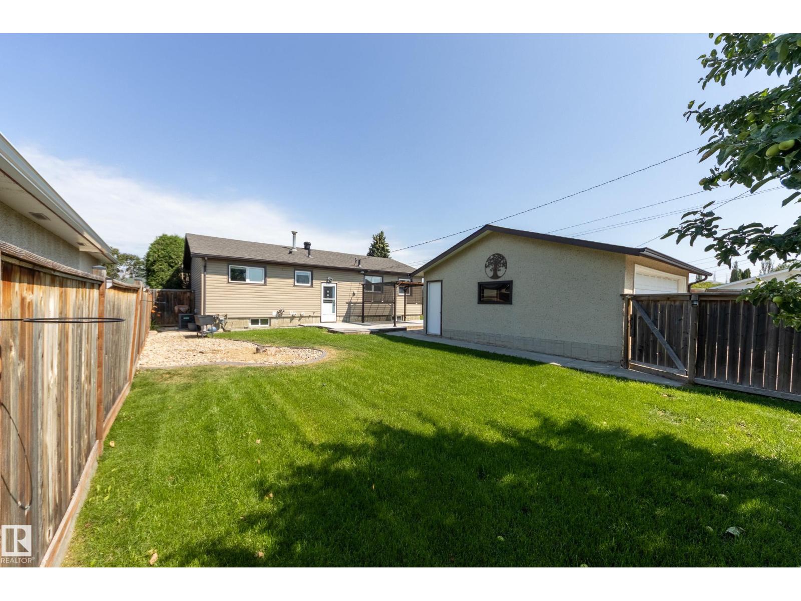 8003 136 AV NW - Image 37