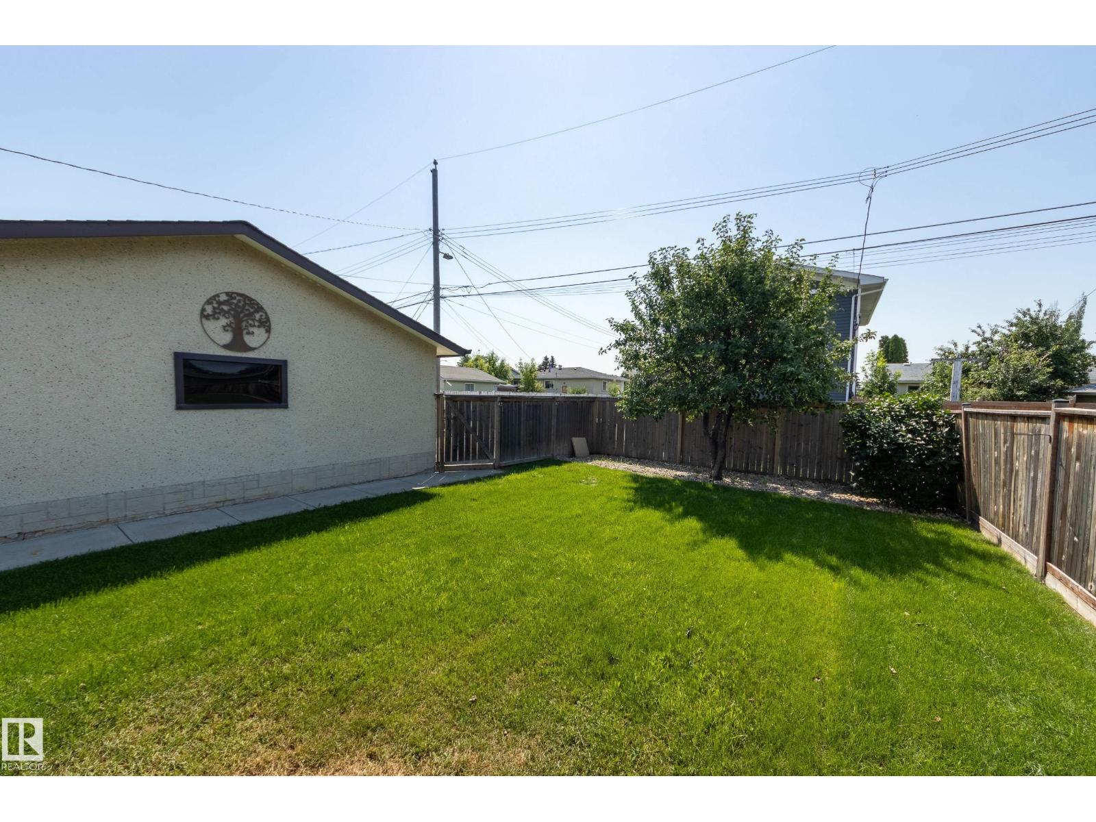 8003 136 AV NW - 38