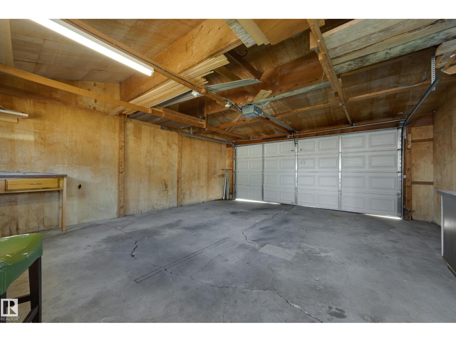 8003 136 AV NW - 39