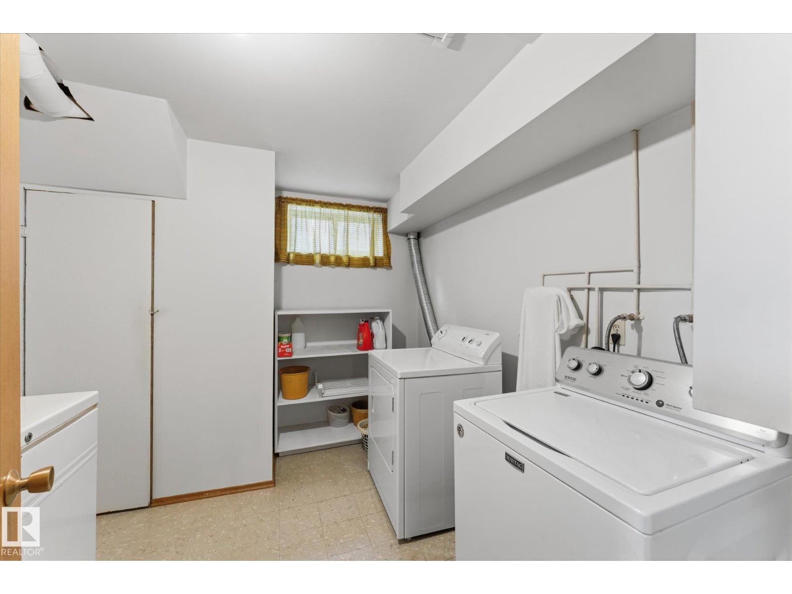 8727 73 ST NW - Image 35