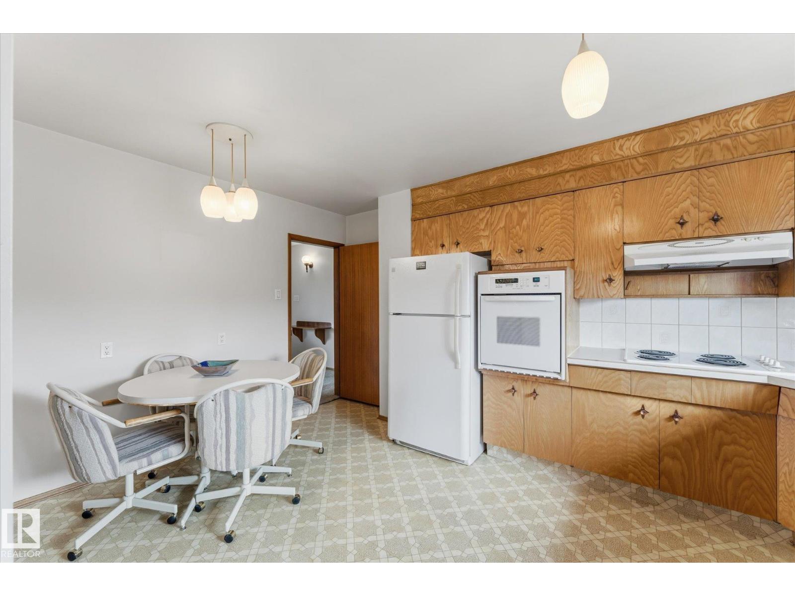 8727 73 ST NW - 14
