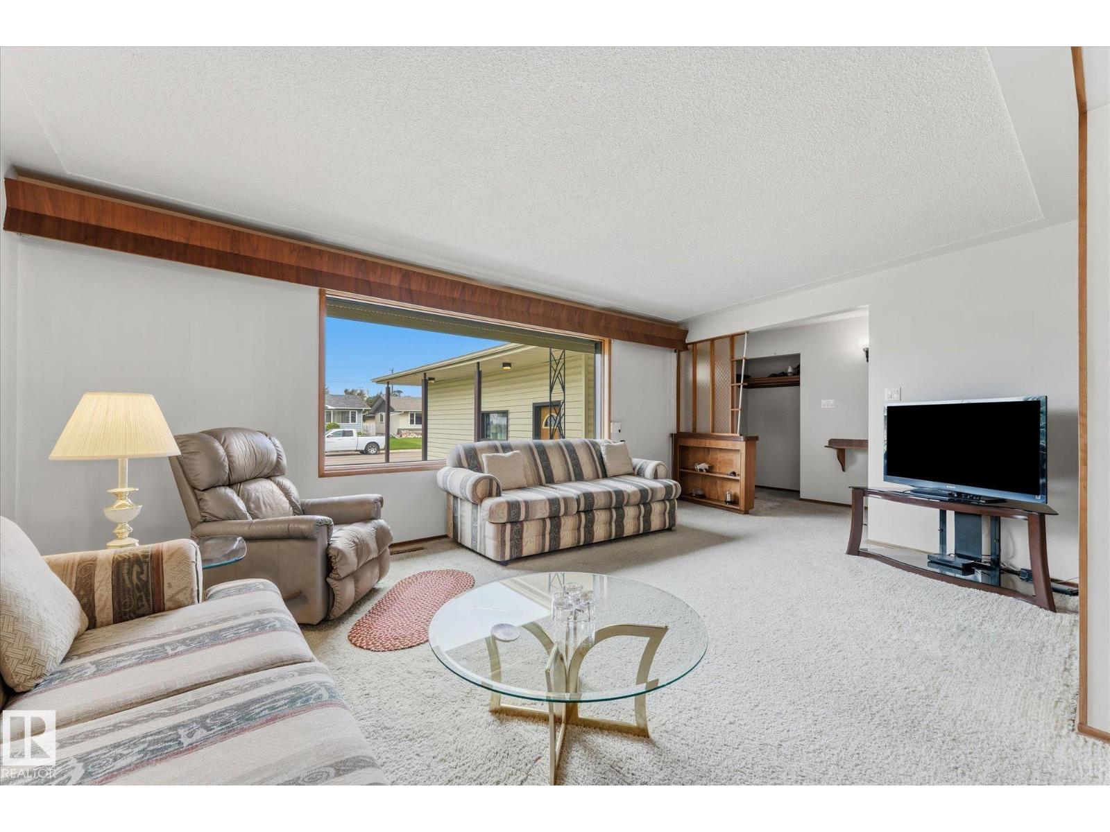 8727 73 ST NW - Image 10