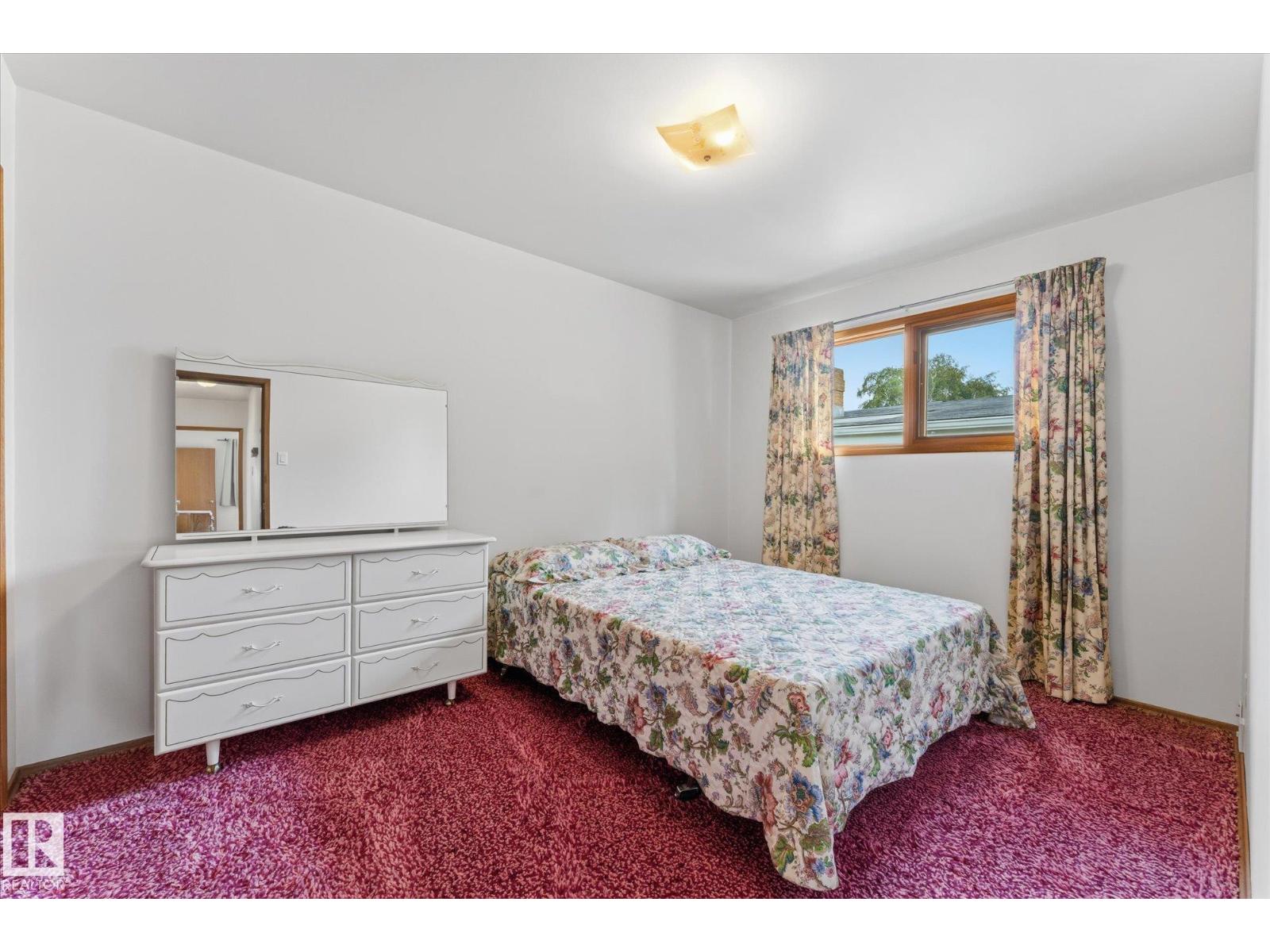 8727 73 ST NW - 22