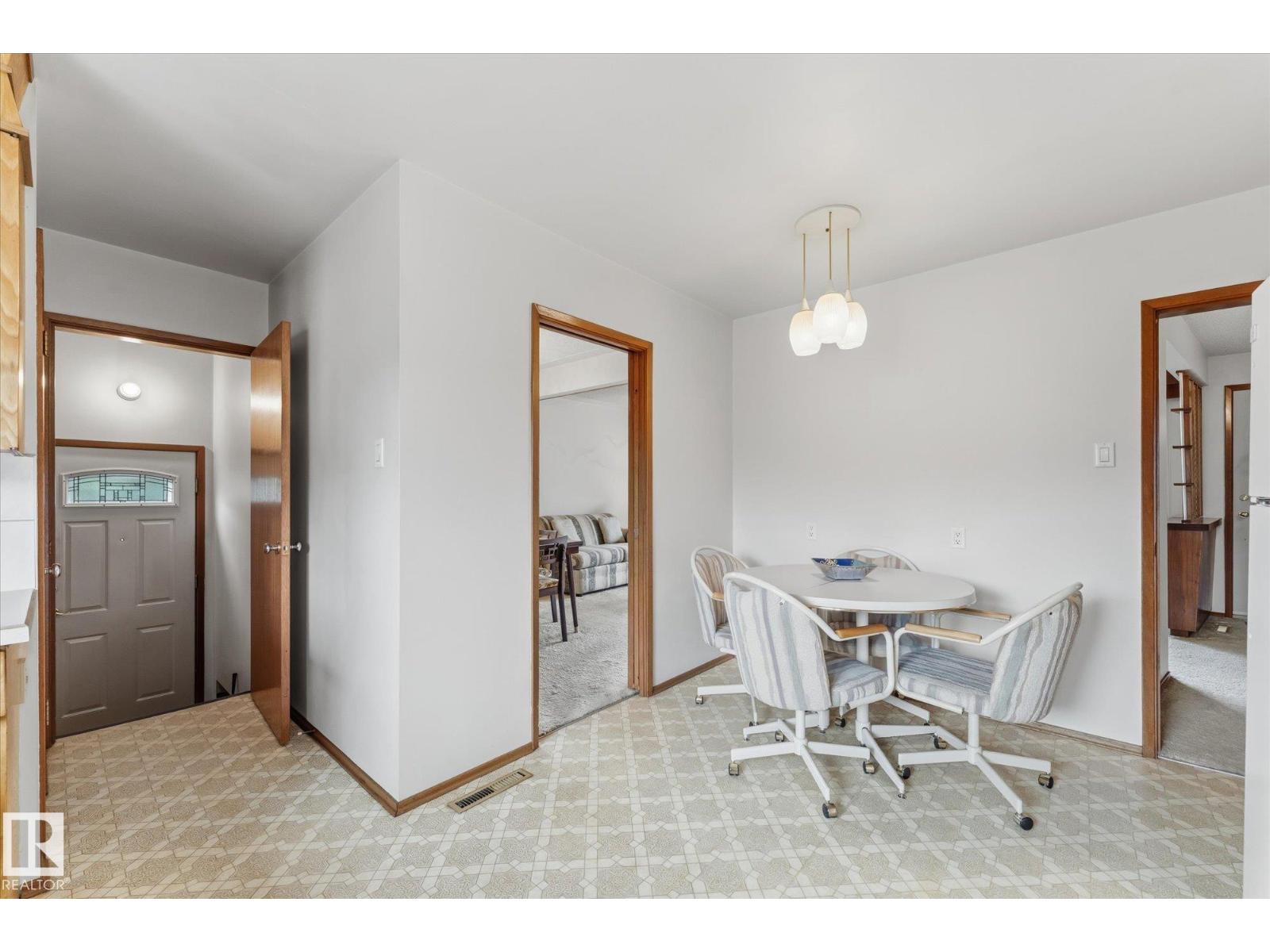 8727 73 ST NW - 15
