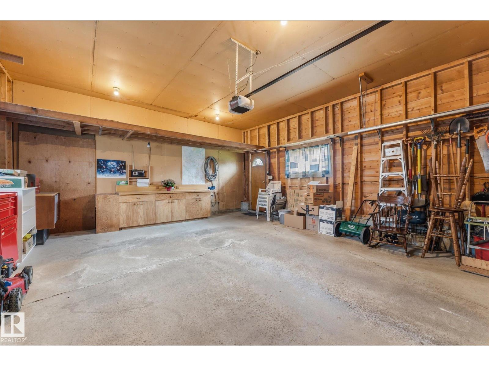 8727 73 ST NW - Image 37