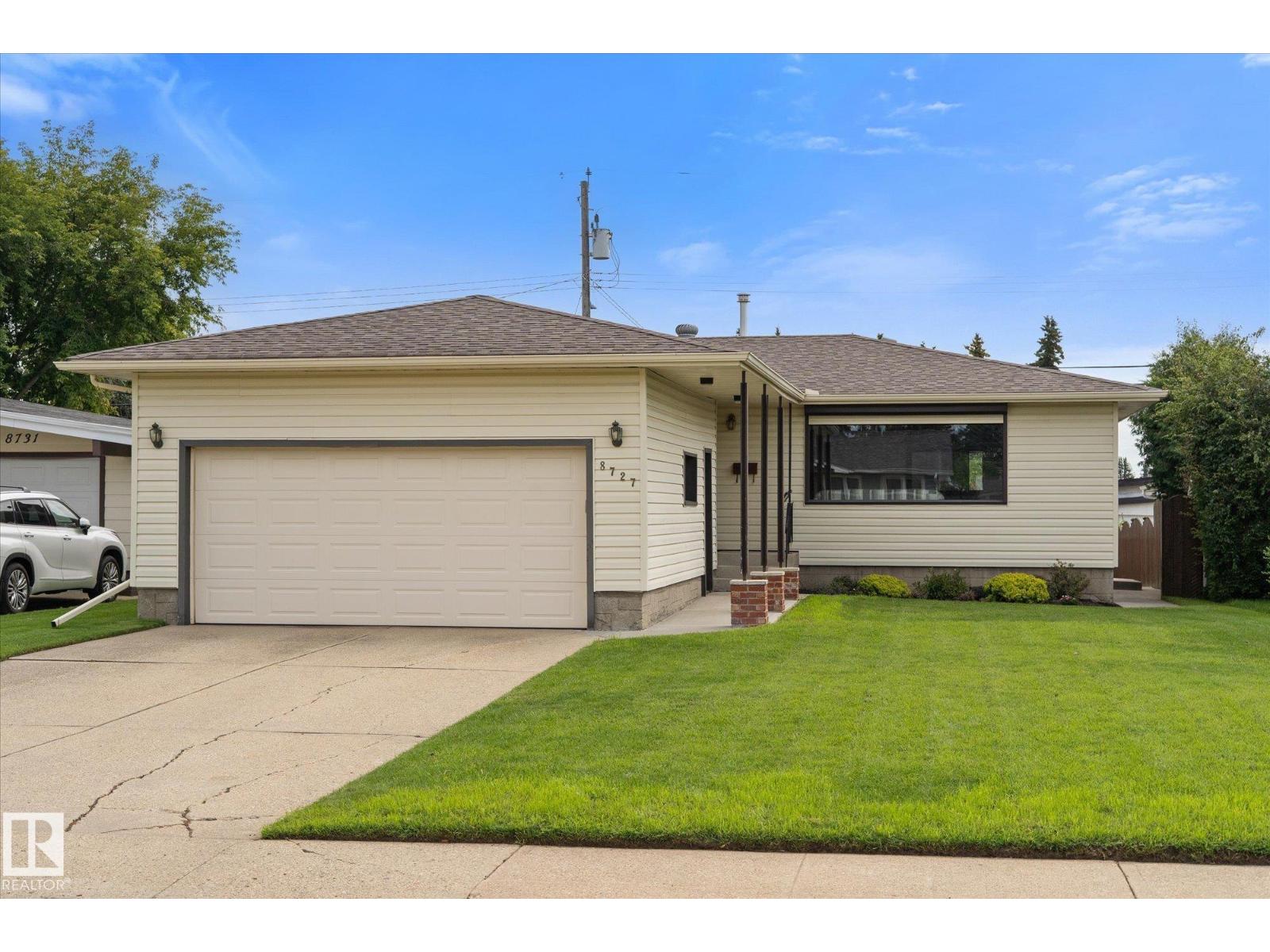 8727 73 ST NW - 43
