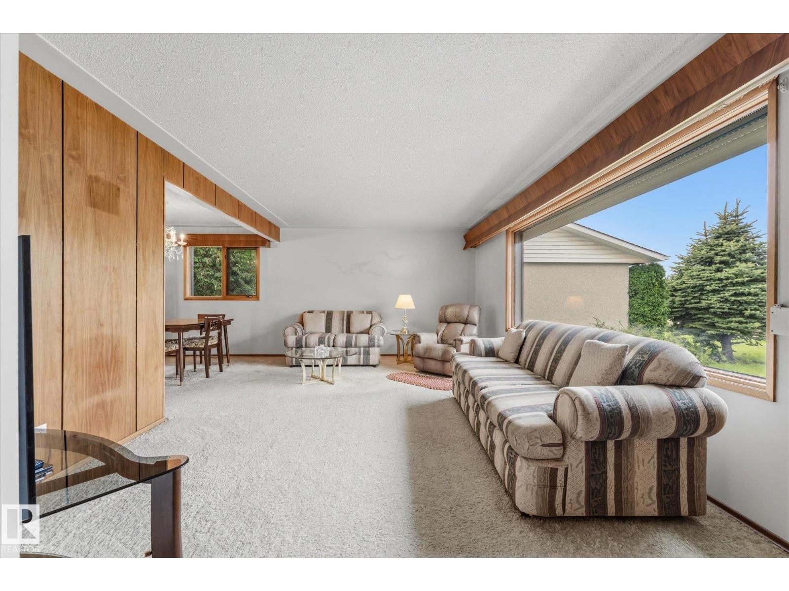 8727 73 ST NW - 8