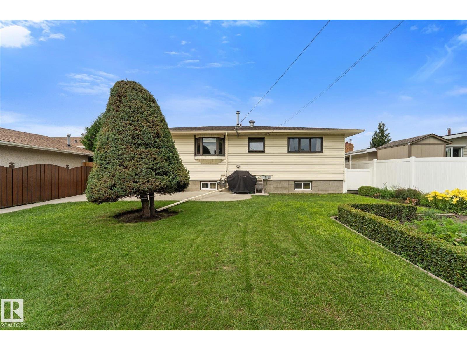 8727 73 ST NW - 41