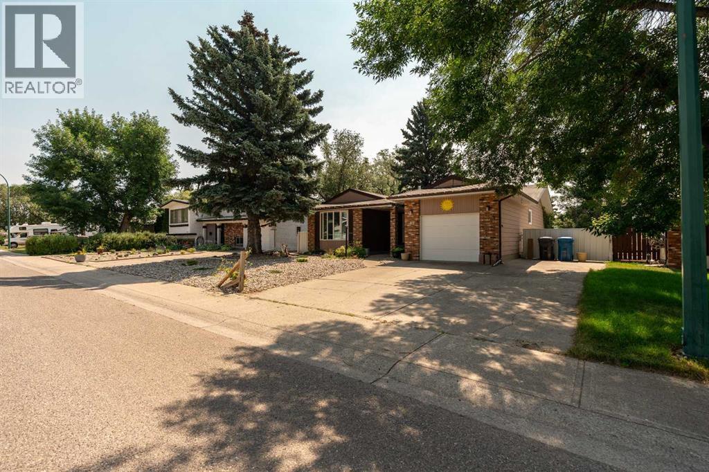 42 Honeysuckle Road N - 3